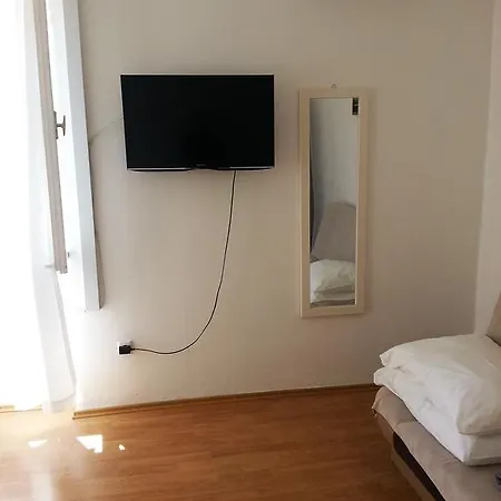 Bace Apartment Split