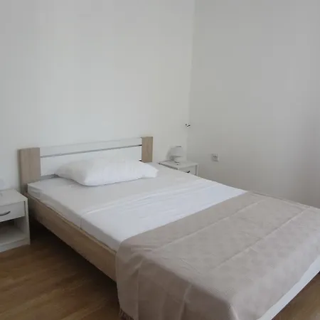 Bace Apartment Split